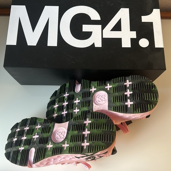 G/FORE Women’s MG4.1 Spikeless Golf Shoe Light Pink - Picture 8 of 10